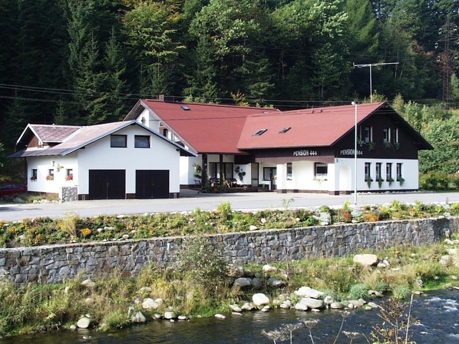 PENSION 444