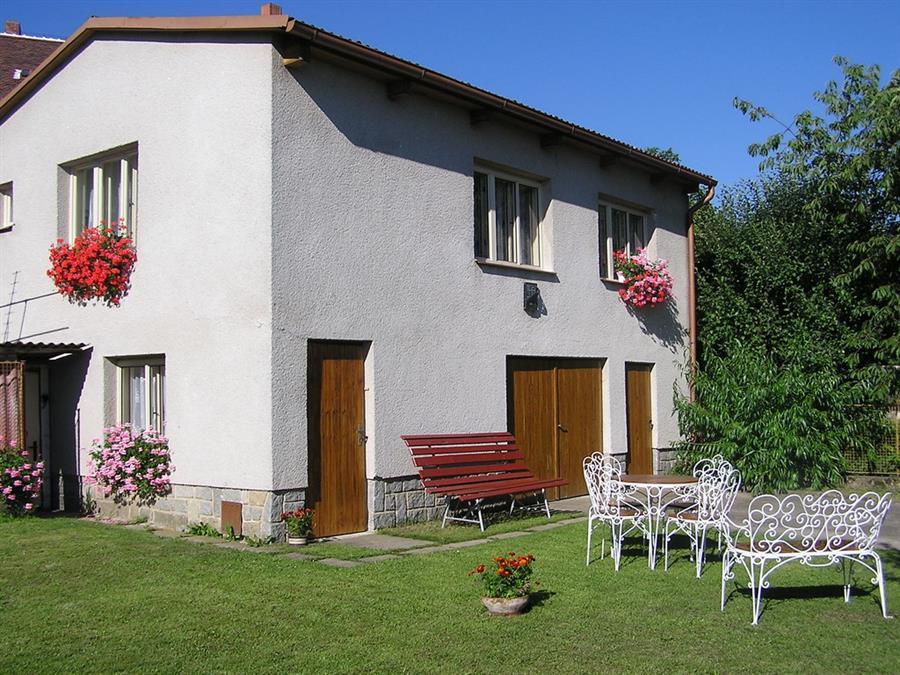 APARTMN Tel