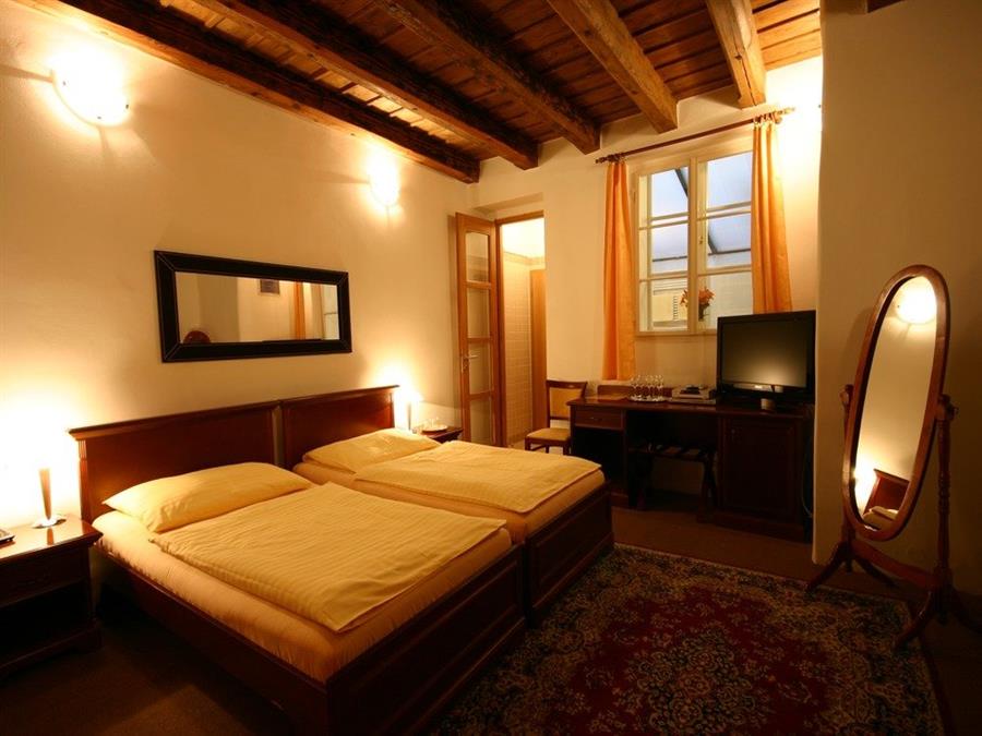 Hotel U T Bubn